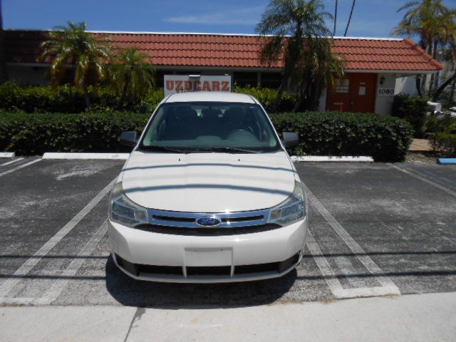 2010 Ford Focus Image 8