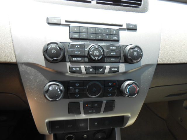 2010 Ford Focus Image 17