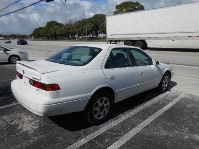 1999 Toyota Camry Image 5