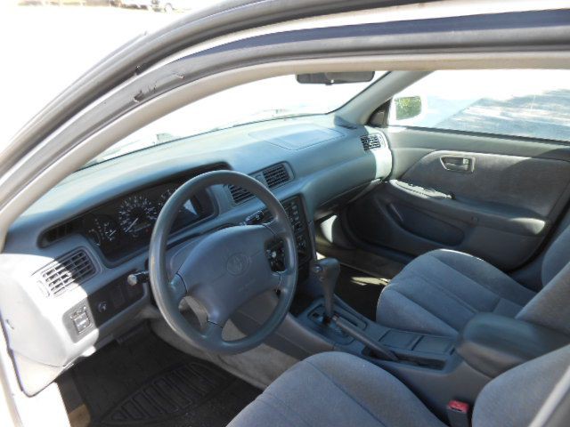 1999 Toyota Camry Image 11