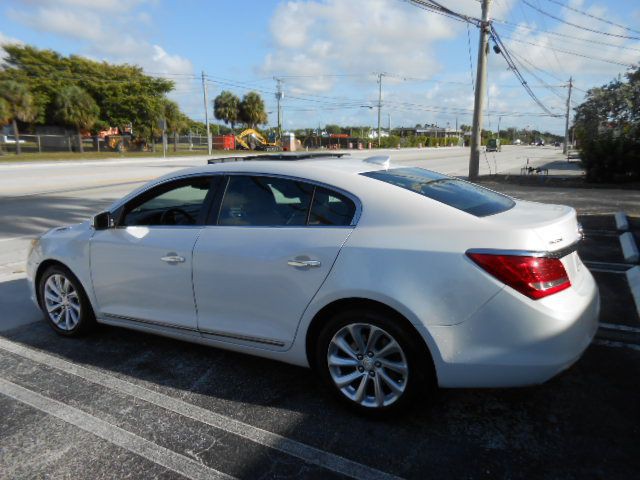 2015 Buick Lacrosse Image 3