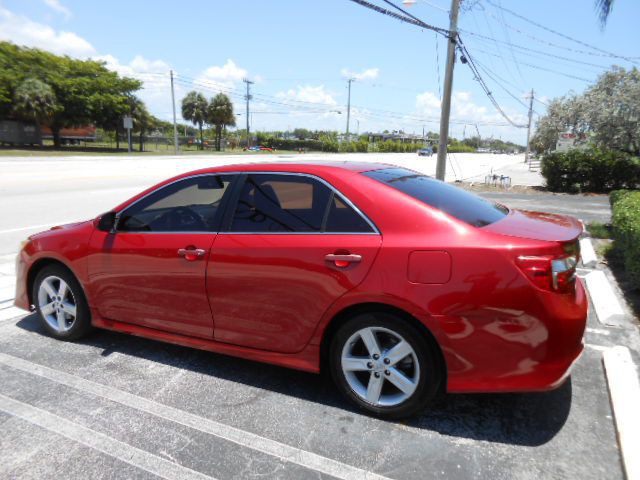 2014 Toyota Camry Image 3