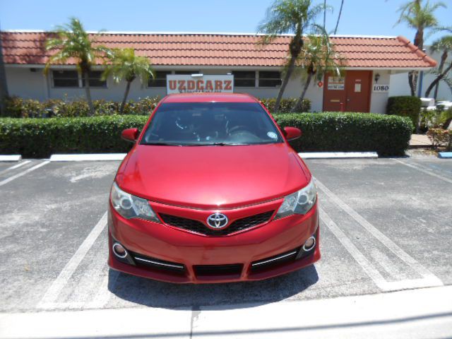2014 Toyota Camry Image 8