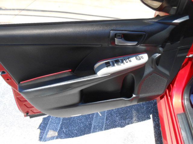 2014 Toyota Camry Image 9