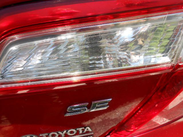 2014 Toyota Camry Image 18