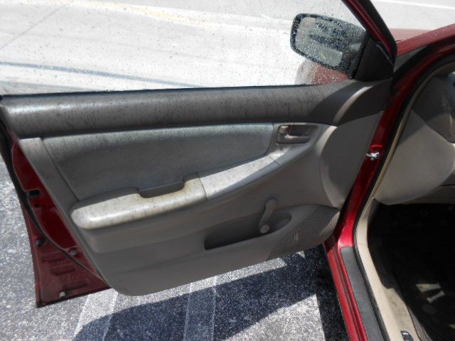 2004 Toyota Corolla Image 8