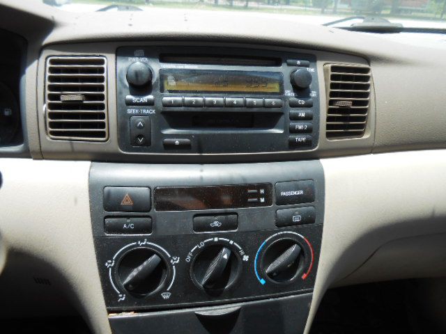 2004 Toyota Corolla Image 11