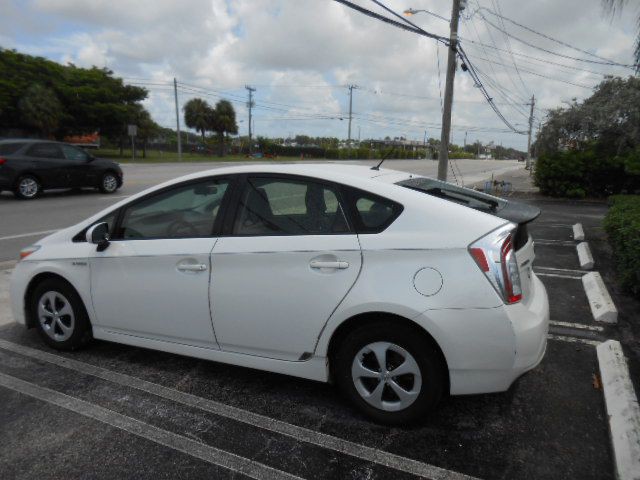 2013 Toyota Prius Image 3