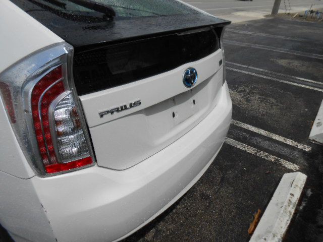 2013 Toyota Prius Image 4