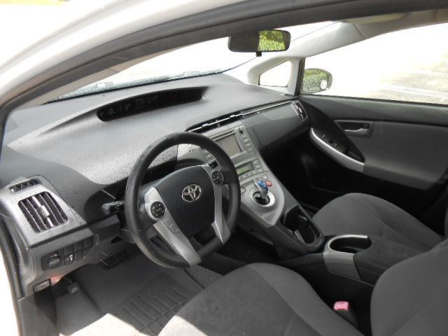 2013 Toyota Prius Image 10