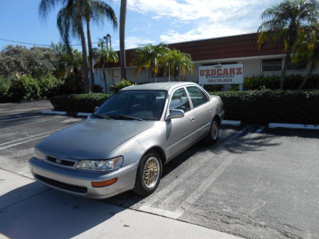 1997 Toyota Corolla Image 1
