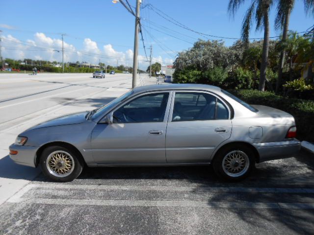 1997 Toyota Corolla Image 2