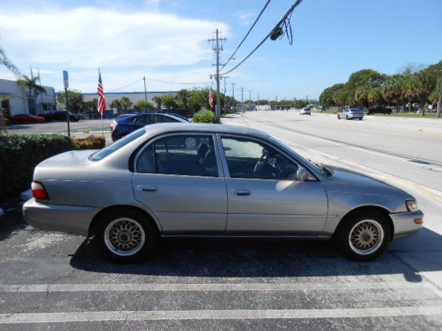 1997 Toyota Corolla Image 5