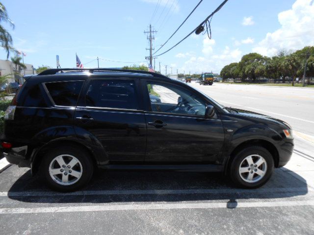 2010 Mitsubishi Outlander Image 7
