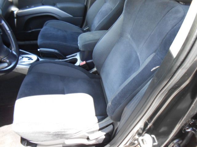 2010 Mitsubishi Outlander Image 12