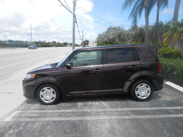 2011 Scion xB Image 2