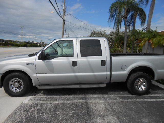 2002 Ford F-350 Image 2