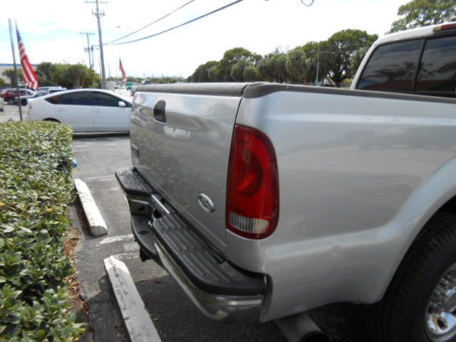 2002 Ford F-350 Image 5