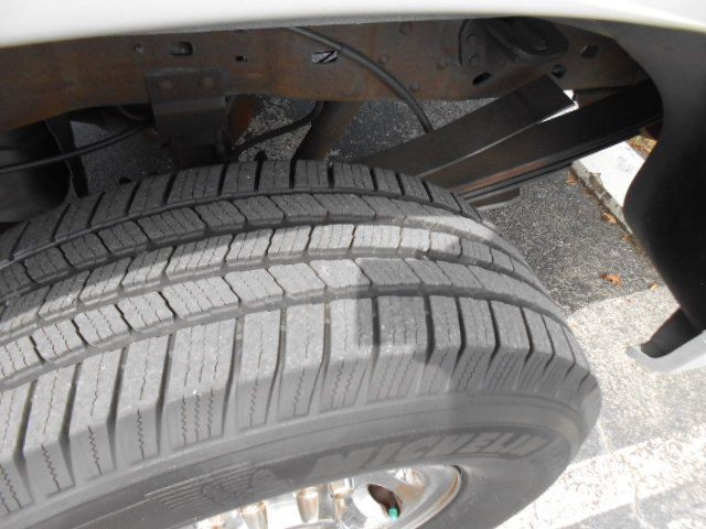 2002 Ford F-350 Image 11