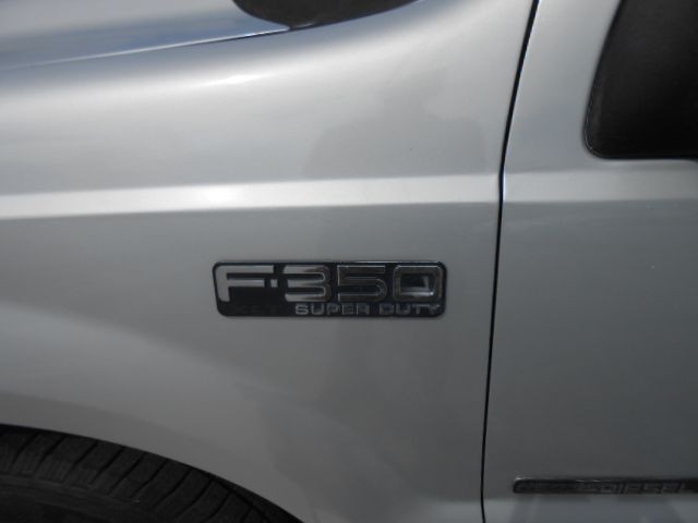 2002 Ford F-350 Image 12