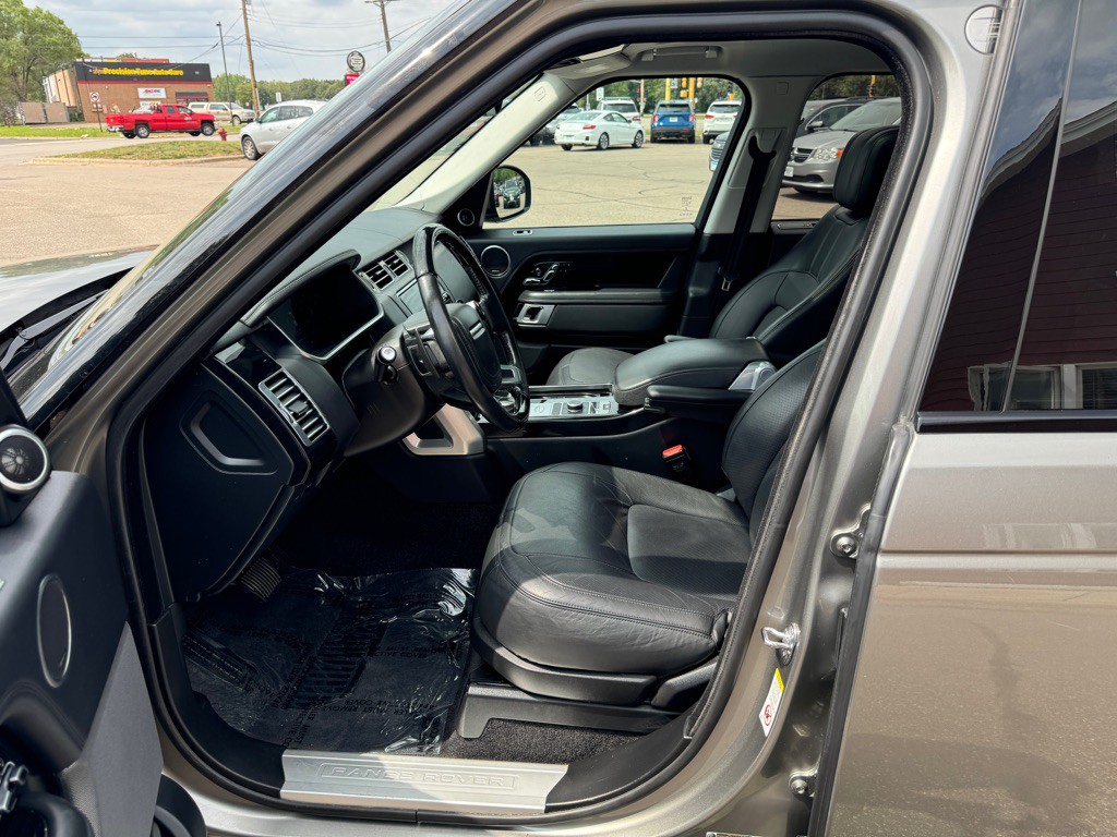2018 Land Rover Range Rover Image 21