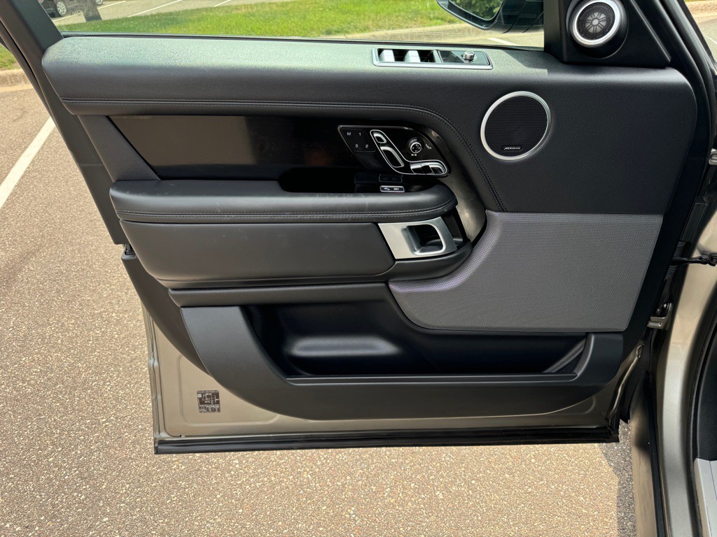 2018 Land Rover Range Rover Image 24