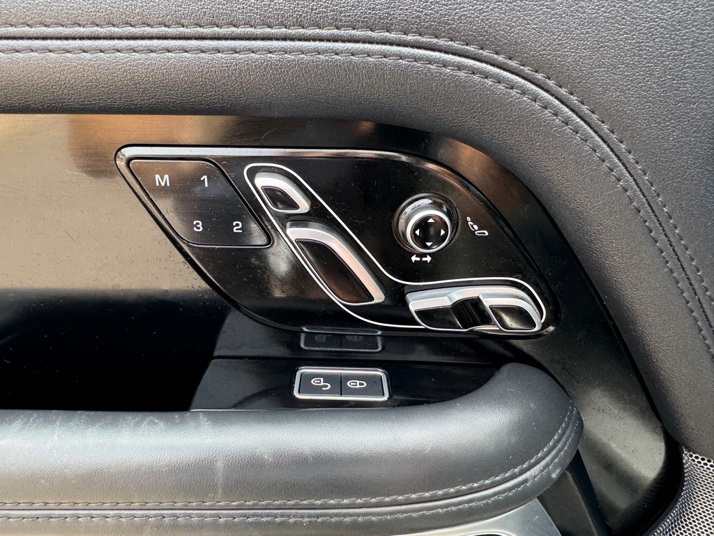 2018 Land Rover Range Rover Image 26