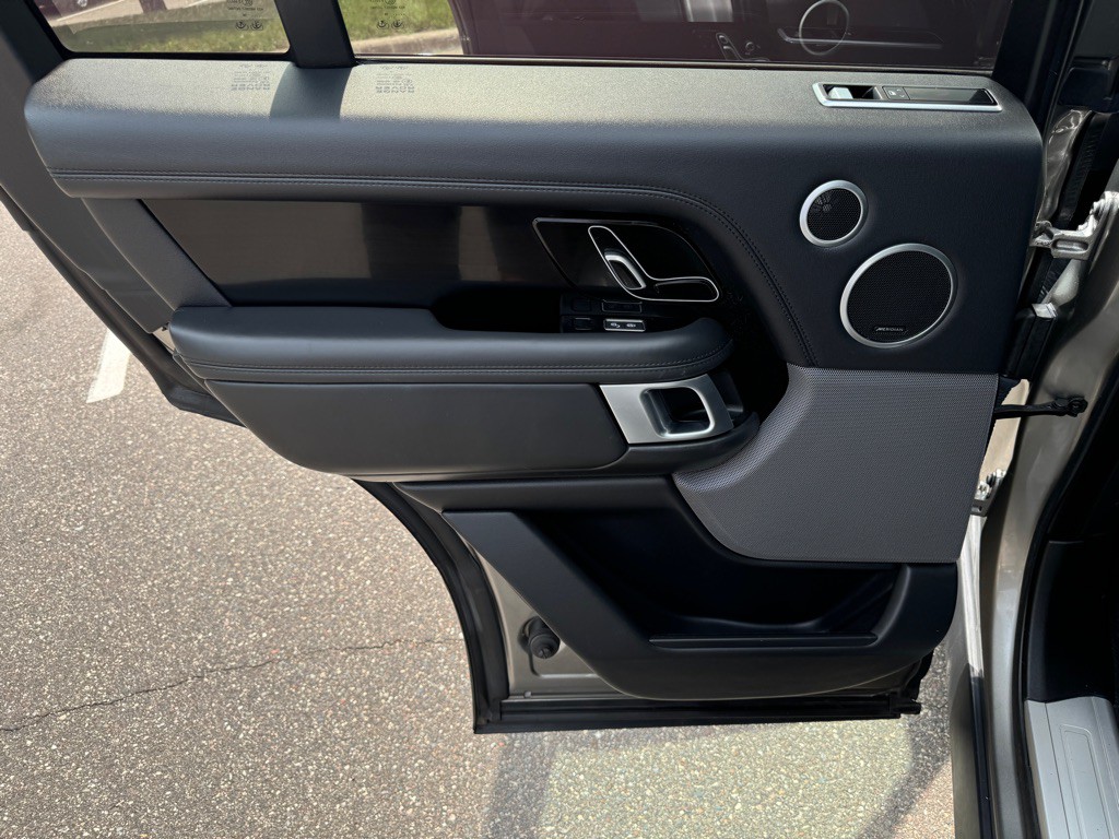 2018 Land Rover Range Rover Image 30