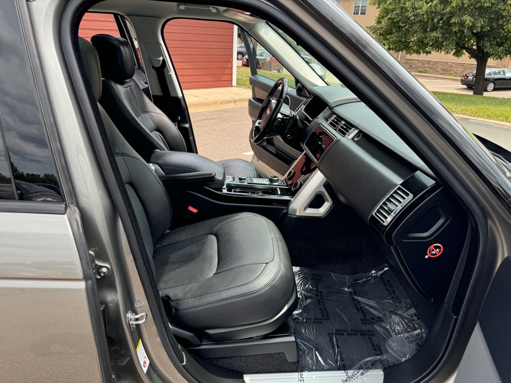 2018 Land Rover Range Rover Image 35