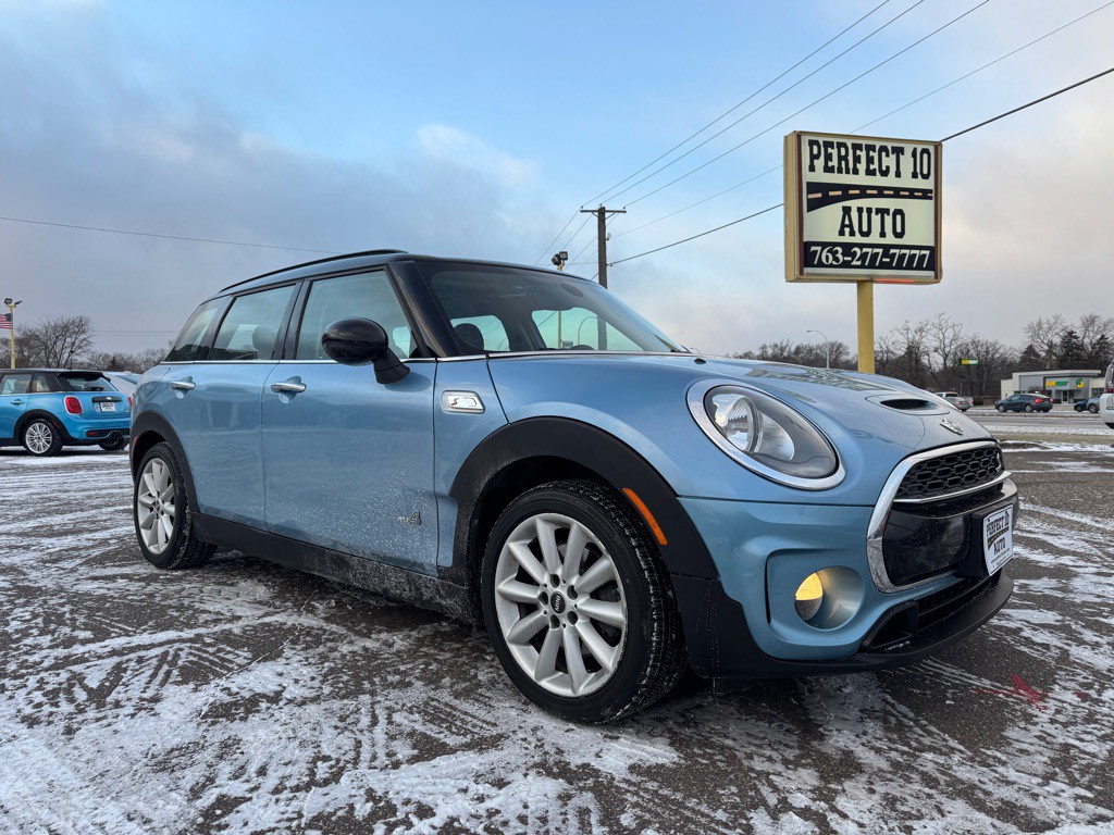 2018 MINI Cooper Clubman Image 1