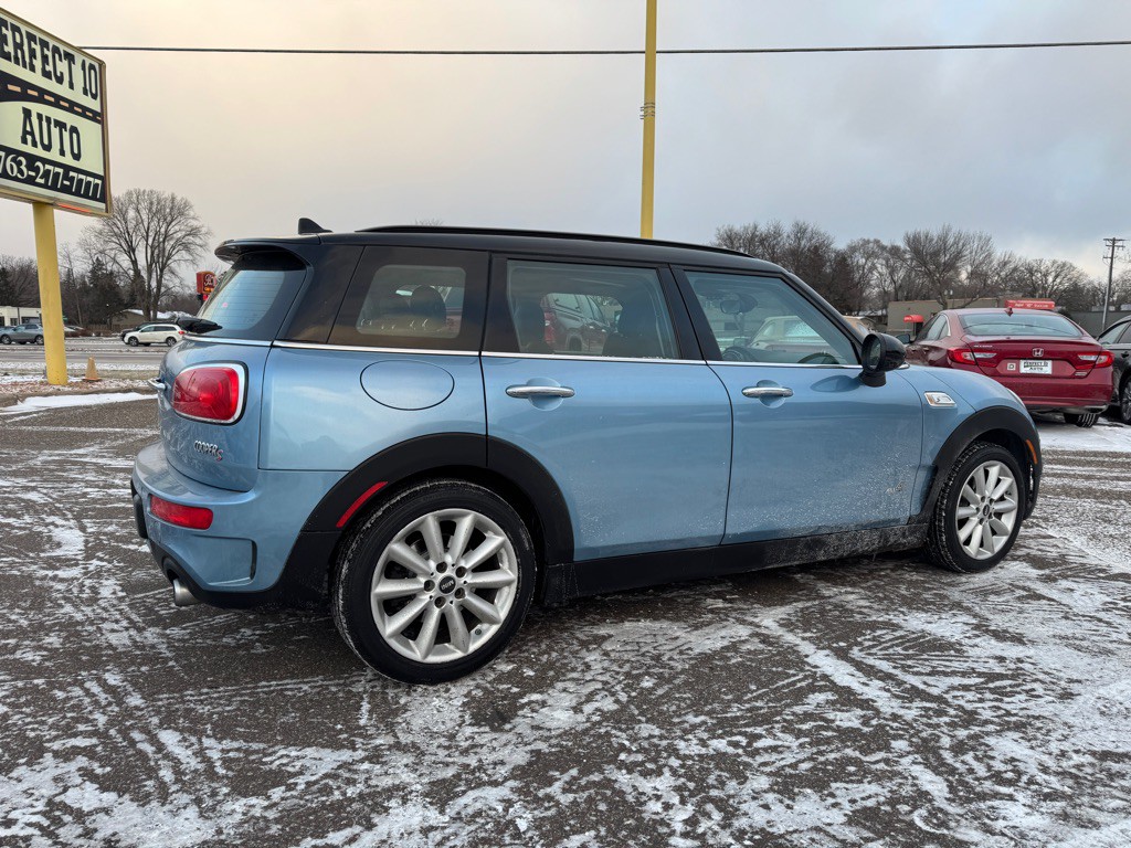 2018 MINI Cooper Clubman Image 5