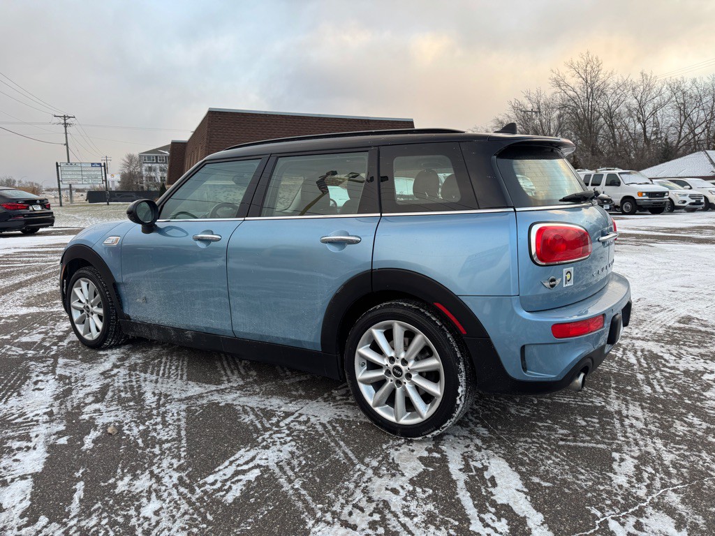 2018 MINI Cooper Clubman Image 10