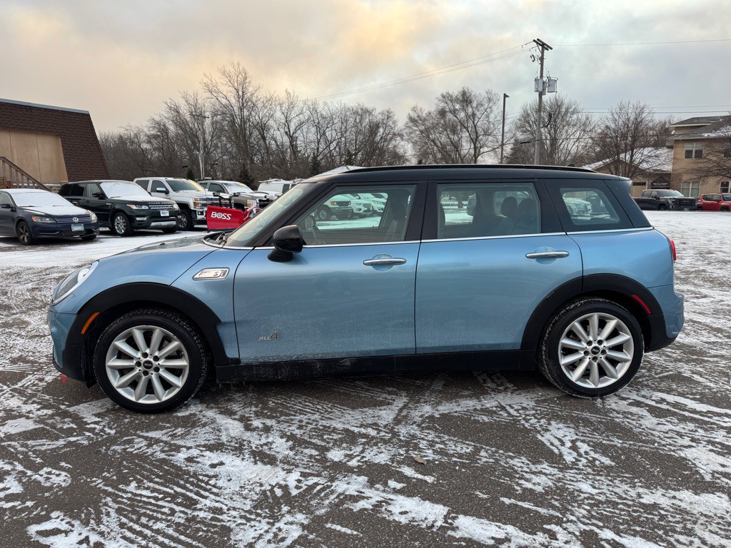 2018 MINI Cooper Clubman Image 12
