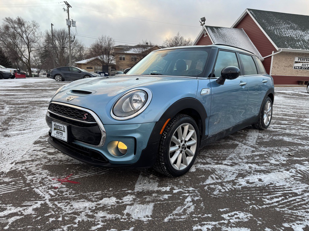 2018 MINI Cooper Clubman Image 14