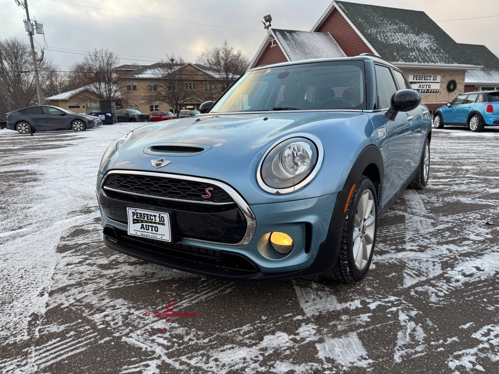 2018 MINI Cooper Clubman Image 15