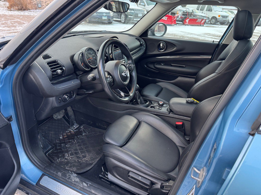 2018 MINI Cooper Clubman Image 22