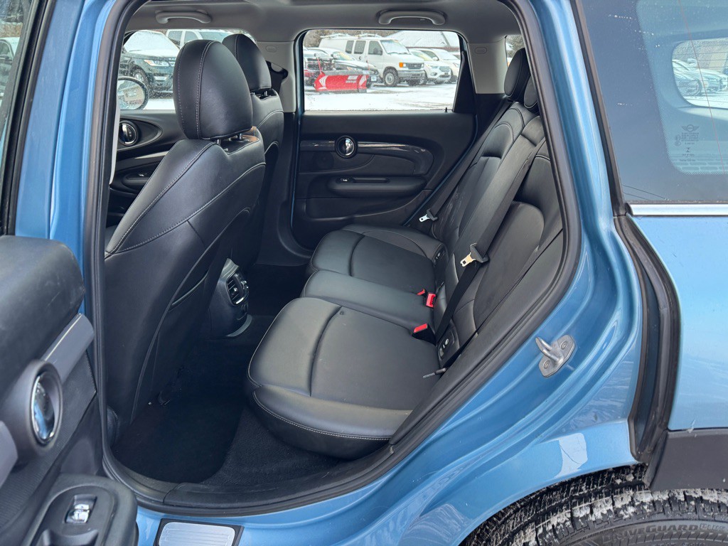 2018 MINI Cooper Clubman Image 25