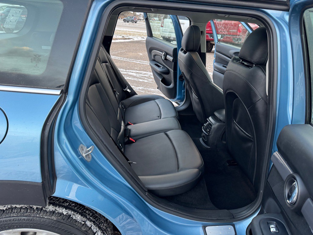 2018 MINI Cooper Clubman Image 30