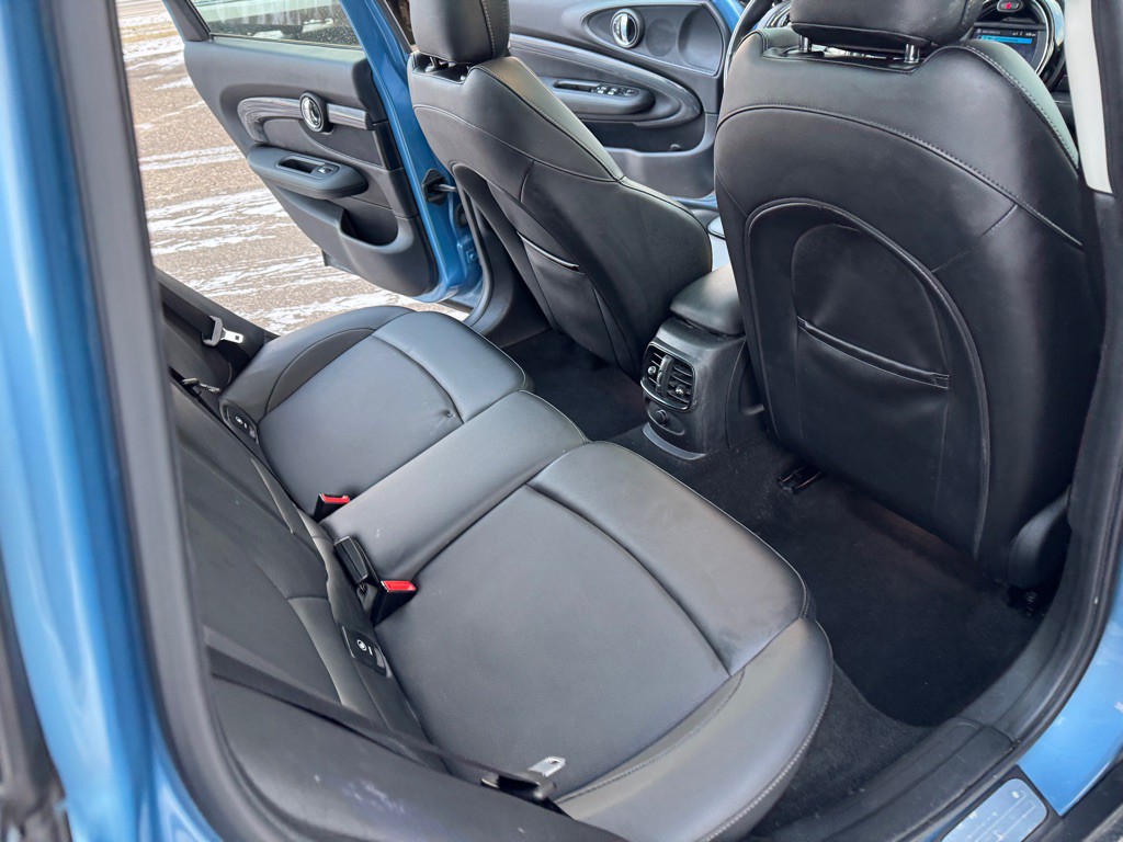 2018 MINI Cooper Clubman Image 31