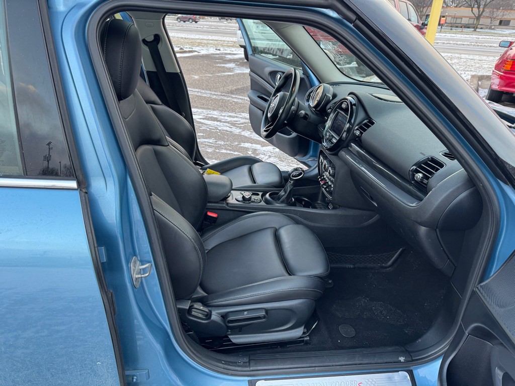 2018 MINI Cooper Clubman Image 33