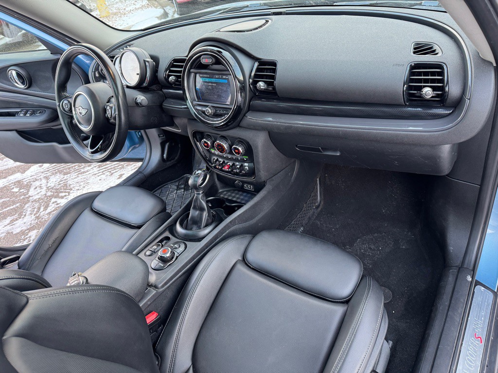 2018 MINI Cooper Clubman Image 35