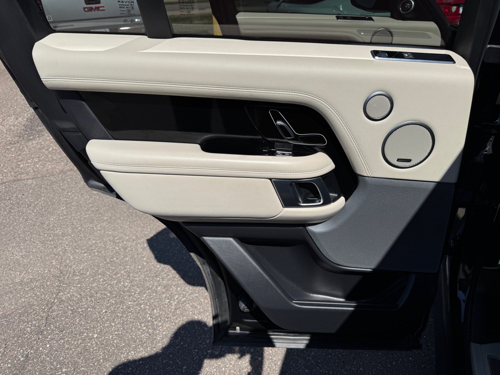 2018 Land Rover Range Rover Image 30