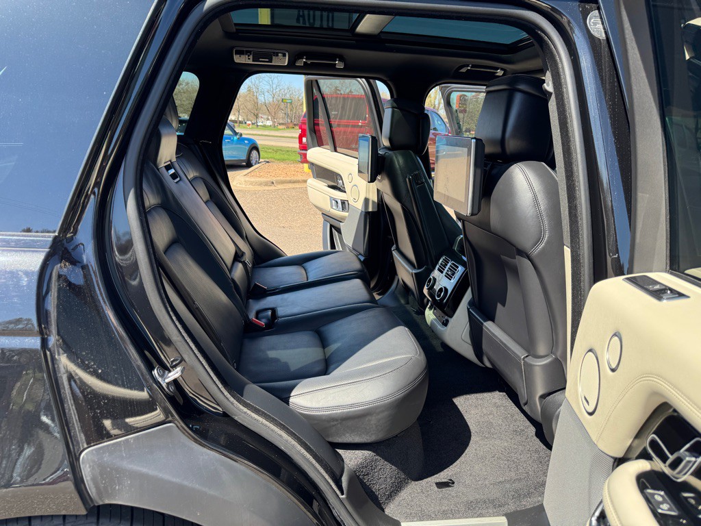 2018 Land Rover Range Rover Image 35
