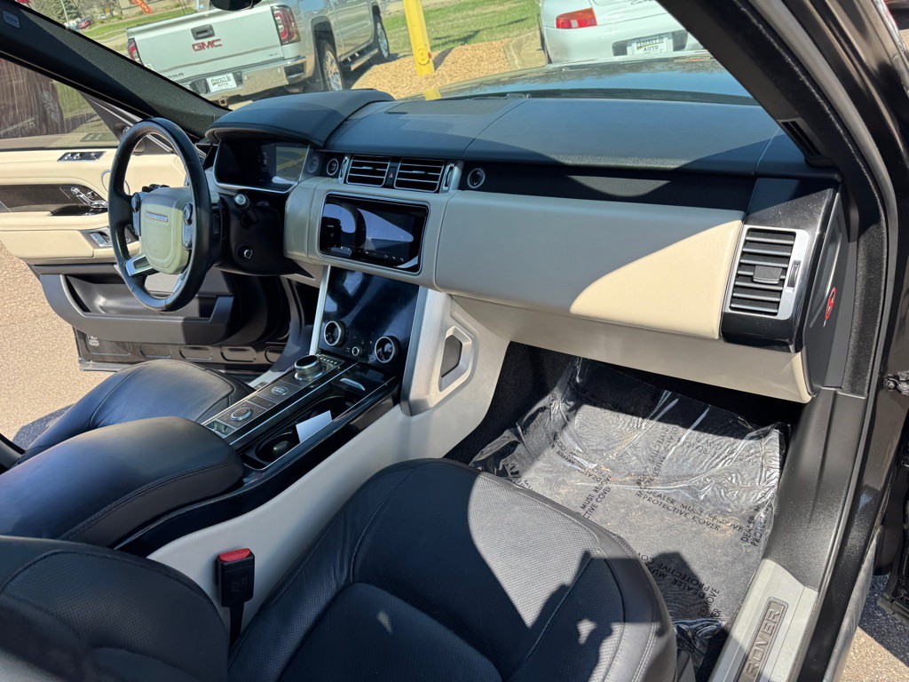 2018 Land Rover Range Rover Image 40