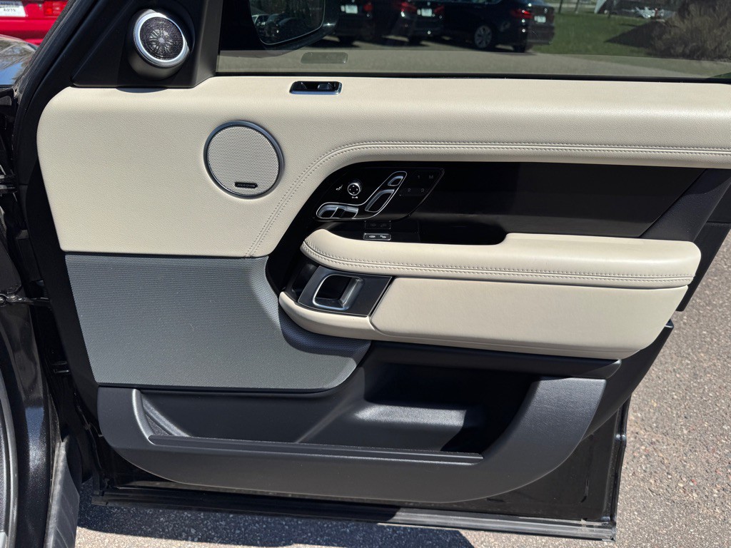 2018 Land Rover Range Rover Image 41