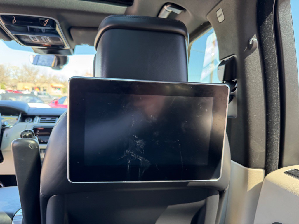 2018 Land Rover Range Rover Image 44