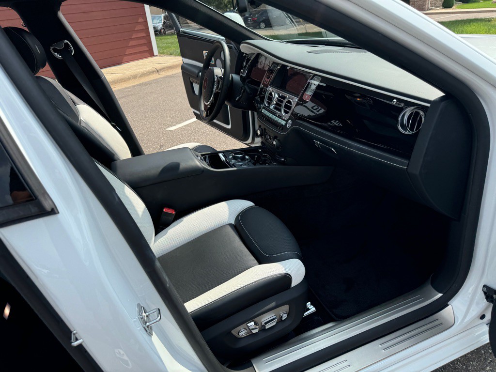2020 Rolls-Royce Ghost Image 34