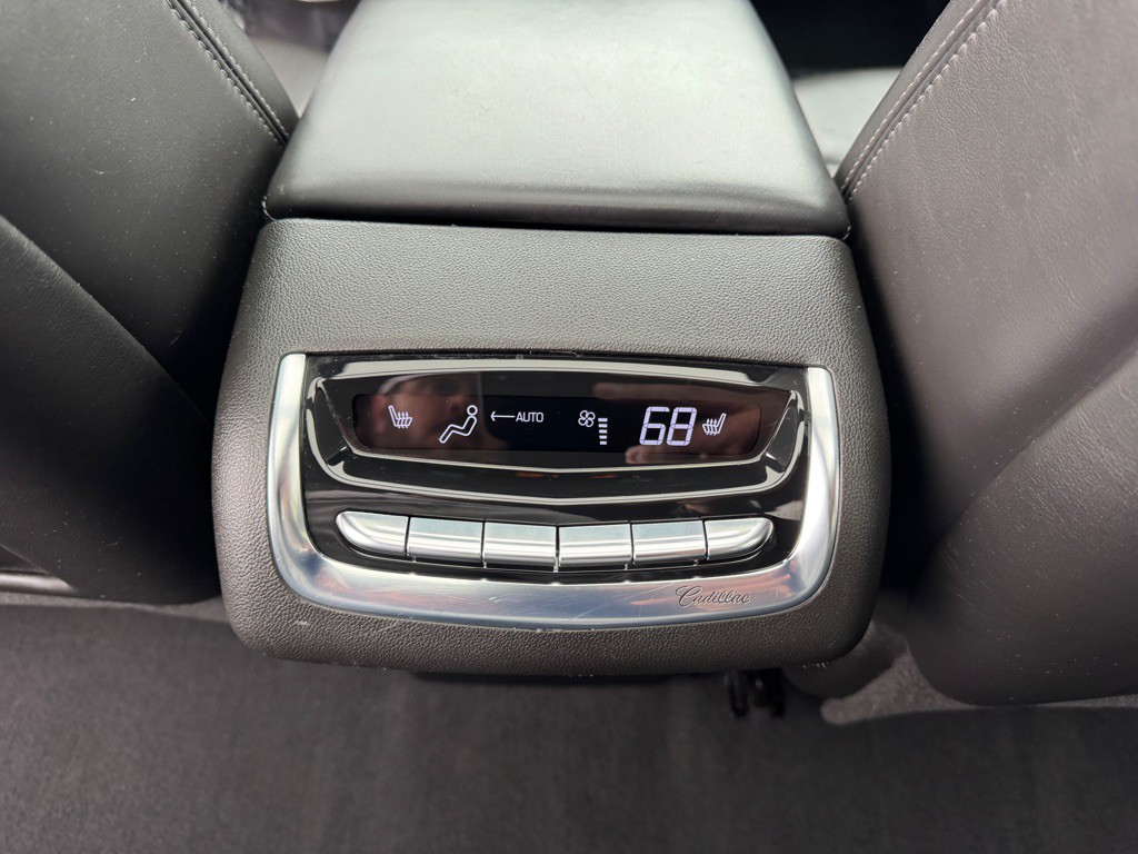 2021 Cadillac XT6 Image 42
