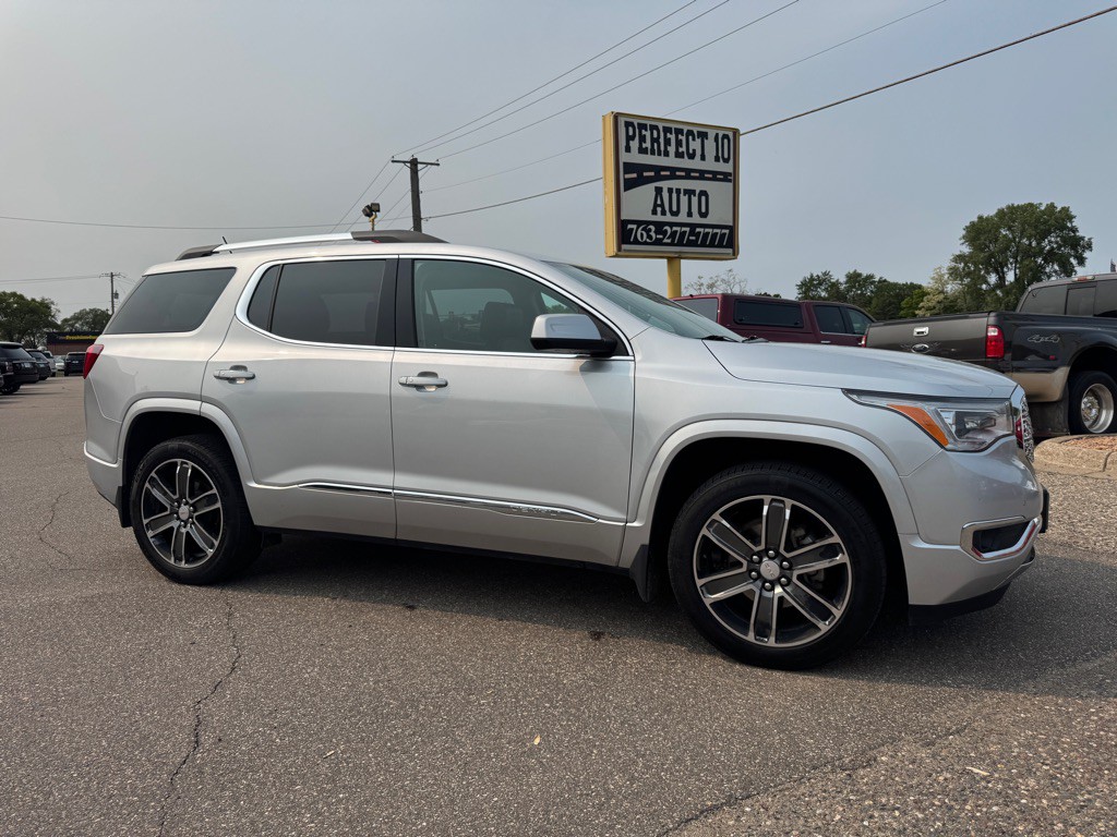2017 GMC Acadia Image 3