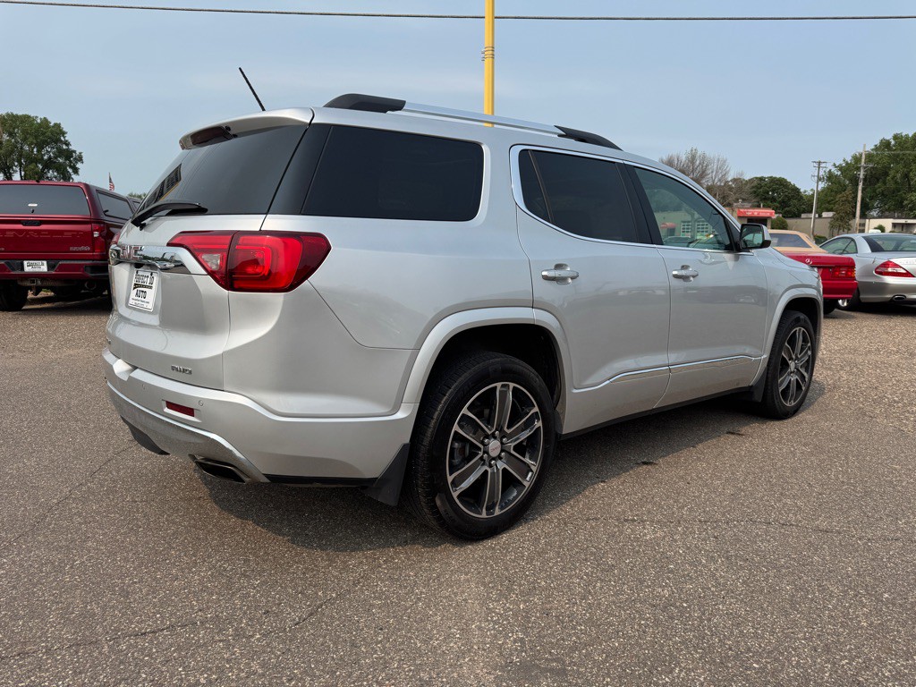 2017 GMC Acadia Image 6